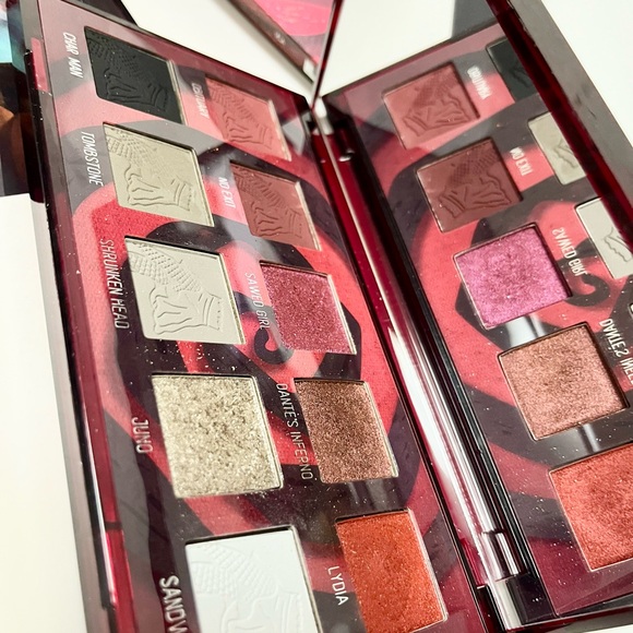 Melt Cosmetics x Beetlejuice Waiting Room Palette - Picture 8 of 11